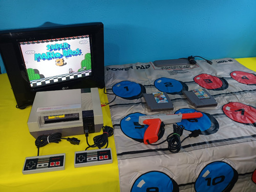 Consola Nintendo Nes 2 Controles,pistola,tapete Y 3 Juegos