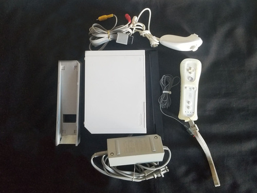 Consola Wii Blanco Retro + Base + Cables + Controles