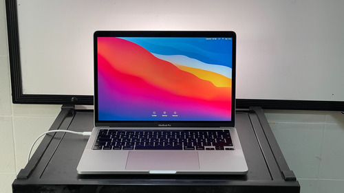 Macbook Pro (13-inch, M1, 2020) Touchbar | 8gb Ram | 500gb