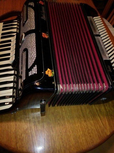 Acordeon A Piano ,usada Paolo Soprani 120 Bajos ...original 