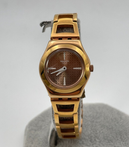 Reloj Swatch Cuarzo Dorado Usado Cristal Trizado