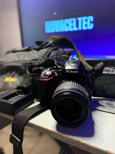 Camara Nikon D5600