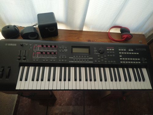 Yamaha Moxf6