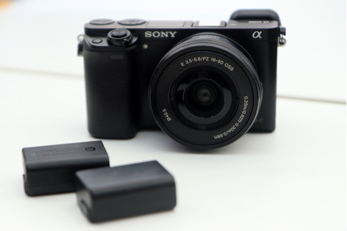 Câmera Sony Alpha A6000 / +16-50mm Mirrorless + 2 Baterias 