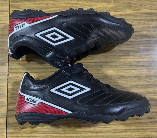 Impecables Botines Umbro Niño!!!