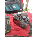Câmera Nikon D3200 Seminova