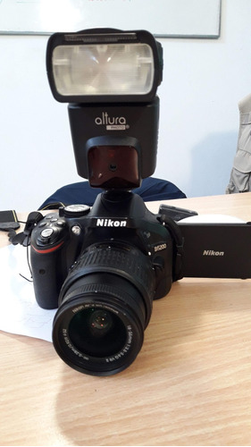 Nikon D5200 Equipo Fotográfico. Lente Mm + Flash Altura