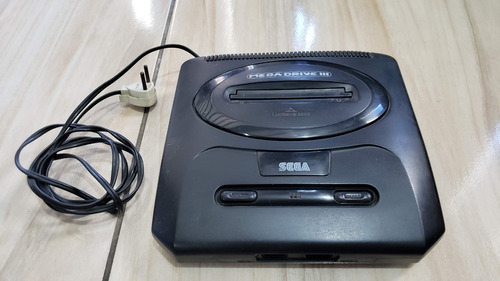 Mega Drive 3 Sem Entrada De Sega Cd Só O Aparelho Funcionando. L8