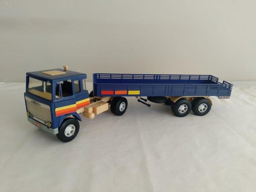 Caminhão Lk 141 Azul Carga Seca Elka