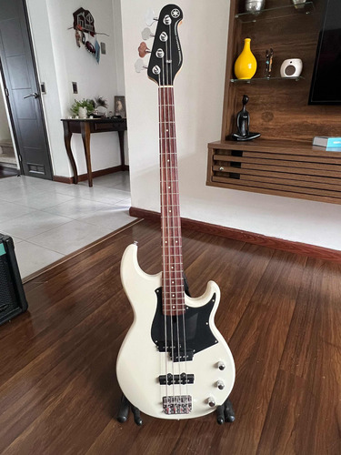 Bajo Eléctrico Yamaha Bb234