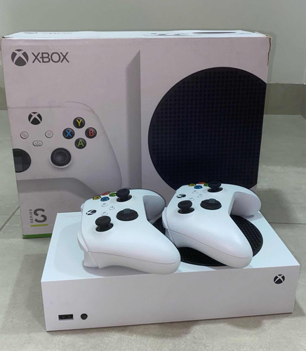 Xbox Série S 512gb + 2 Controles