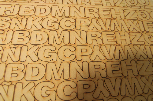 Pack 300 Letras Helvetica Redondeada 3 Cm 