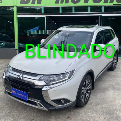 Mitsubishi Outlander 3.0 MIVEC V6 GASOLINA HPE-S AWD AUTOMÁTICO | MercadoLivre