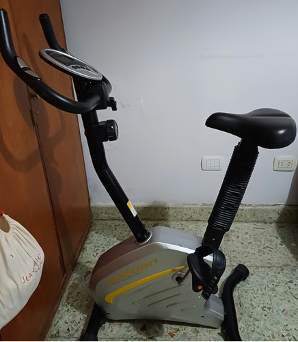 Bicicleta Fija Modelo Mottion 8 Velocidades