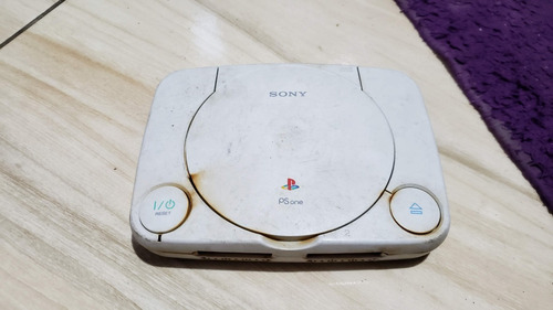 Playstation 1 Psone Só O Aparelho Sem Nada. Não Liga, Tá Com Defeito. 625. A64