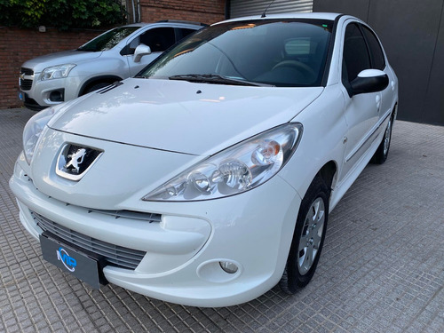 Peugeot 207 Allure 1.4 Nafta Gnc 2013