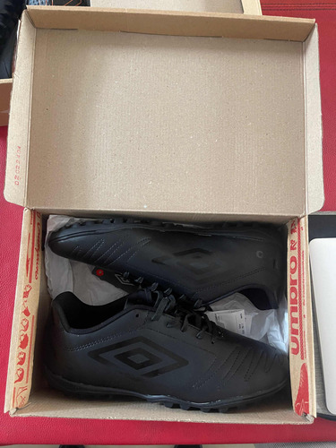 Botines Umbro Sintético Negros