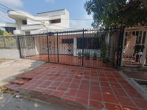 Casa En Arriendo En Barranquilla Paraíso. Cod 110656