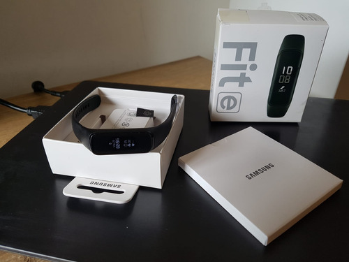 Samsung Galaxy Fit E En Caja Bluetooth Tactil Negro