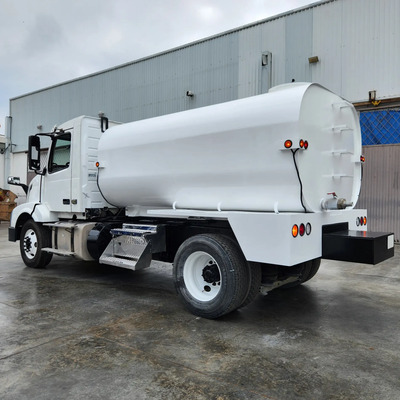 Pipa De Agua 10,000 Litros Camion Volvo 2016