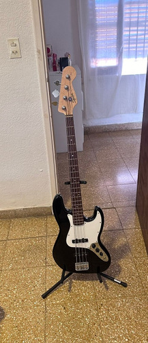 Bajo Squier By Fender + Amplificador