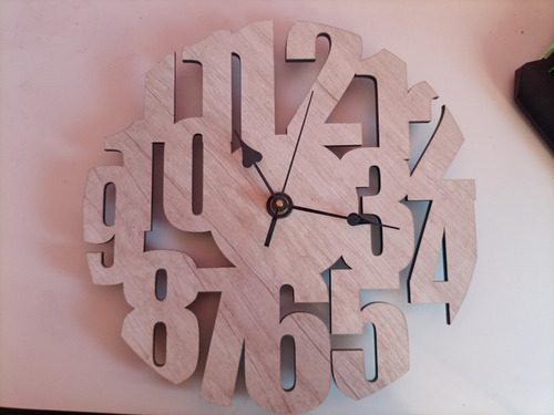 Reloj De Pared Moderno Madera Calada Deco Poco Uso