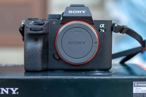 Sony Alpha A7iii Mirrorless Cor  Preto