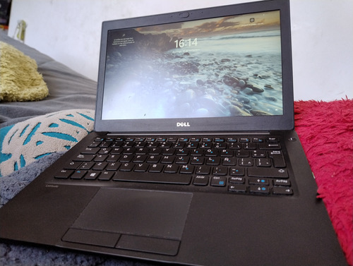 Dell 7270 Laptop 