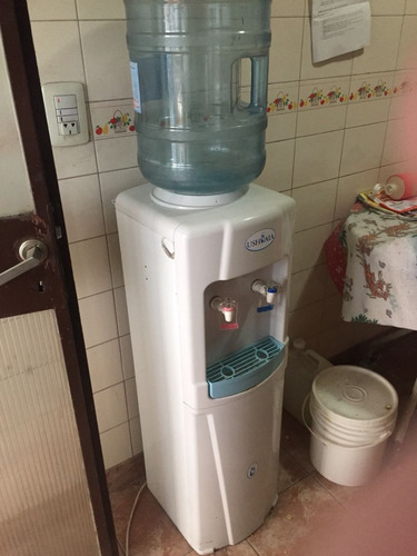 Dispenser De Agua Frio / Calor Para Bidón Marca Ushuaia