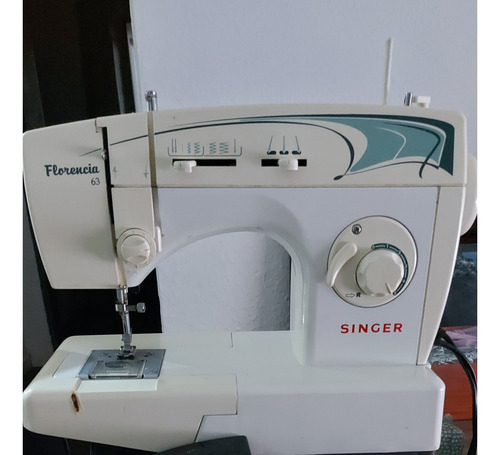 Máquina De Coser Recta Singer Florencia 63 Portable Blanca