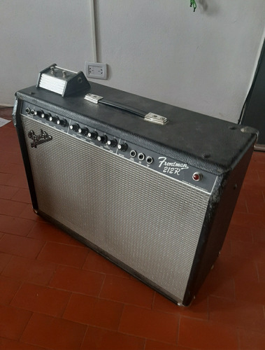 Amplificador De Guitarra Fender 212r 100w