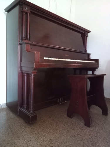 Sterling Piano Co.