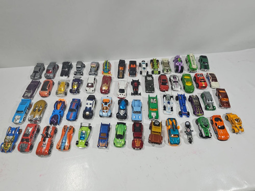 Lote 56 Autitos Hot Wheels 