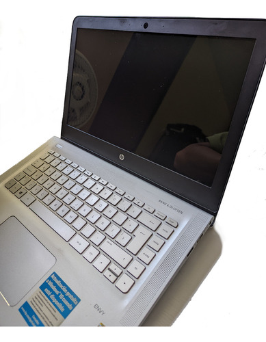 Laptop Hp 14-j008la Intel Core I5, Ssd, Teclado Iluminado