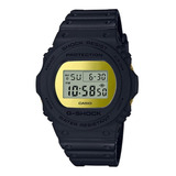 Reloj Pulsera Casio G-shock Dw-5700 De Cuerpo Color Negro, Digital, Fondo Dorado Y Gris, Con Correa De Resina Color Negro, Dial Negro, Minutero/segundero Negro, Bisel Color Negro, Luz Azul Verde Y Heb