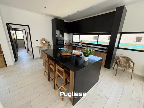 Casa A Estrenar En Barrio Riberas Puertos Escobar Lote Interno - Imagen 2