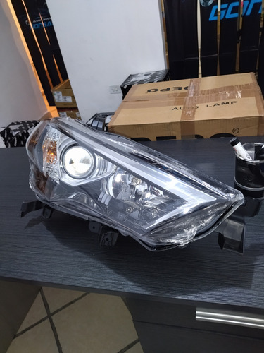 Faro Delantero Derecho Toyota 4runner 2014 2015 2016 2017  Foto 3