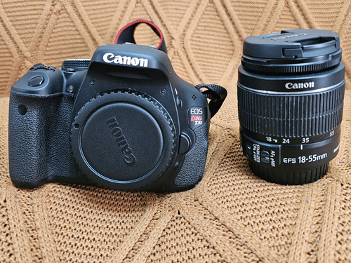 Canon T3i + Lente 18-55mm