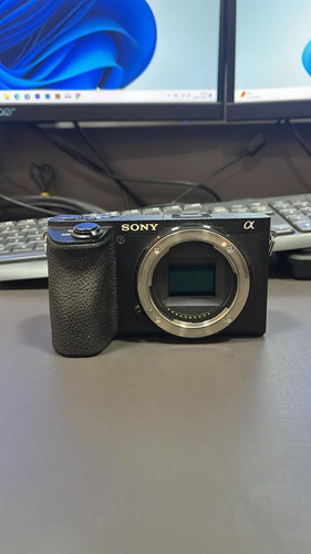 Câmera Profissional Sony A6500