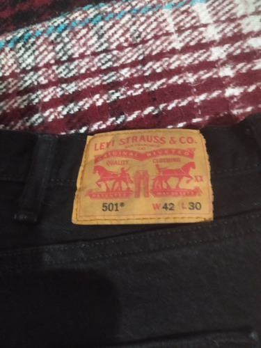 Pantalón Levis 501 Negro 42 X 30 Recto Y De Botones 