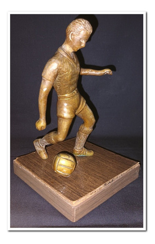 Trofeo Antiguo, Futbolista Y Balón De Bronce, 15x8 Cms Aprox