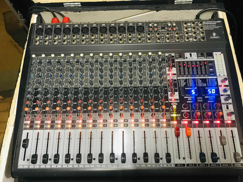 Mesa Som Behringer Amplificada