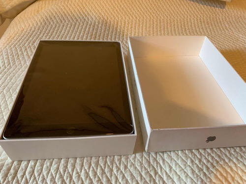 Apple iPad 5th Generation 9.7  32gb Space Gray