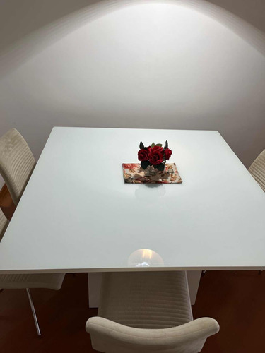 Mesa De Jantar Com 4 Cadeiras