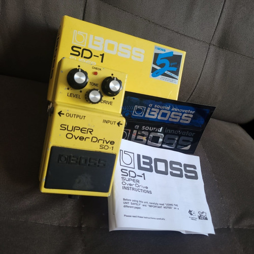 Pedal De Efeito Boss Super Overdrive Sd-1 / Amarelo
