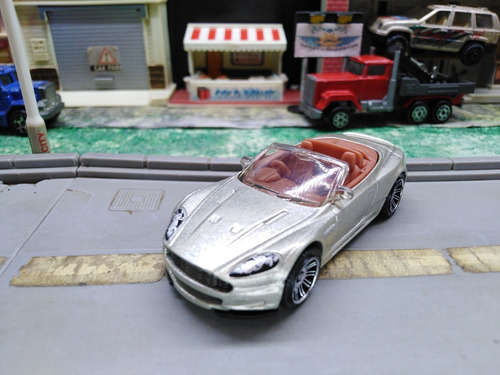 Aston Martin Dbs Volante Matchbox 1/64 Usado