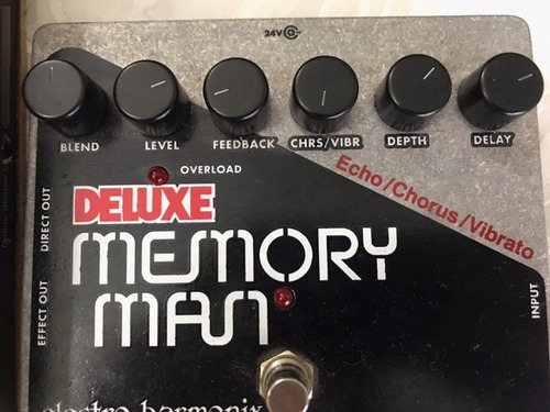 Electro Harmonix Deluxe Memory Man + Fuente