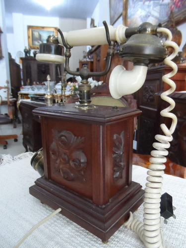 Telefone Antigo Telearte.  - Em Madeira 