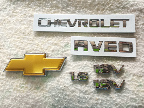 Kit Emblemas Chevrolet Aveo 1.6 Logo Compuerta  Foto 4