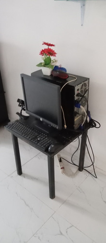 Computador De Mesa Marca Dell 